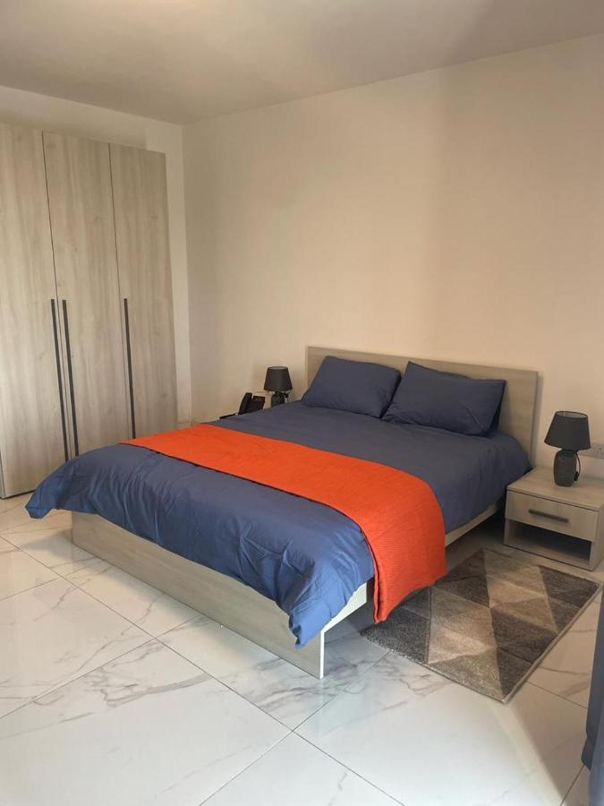 Blu-M Central Qormi Kültér fotó