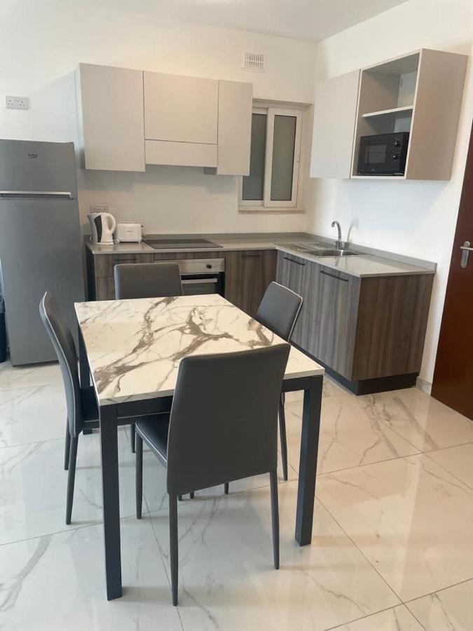 Blu-M Central Qormi Kültér fotó
