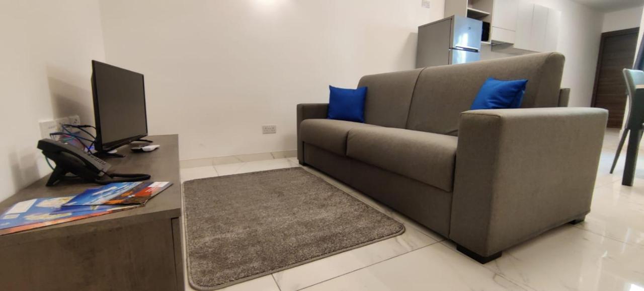 Blu-M Central Qormi Kültér fotó