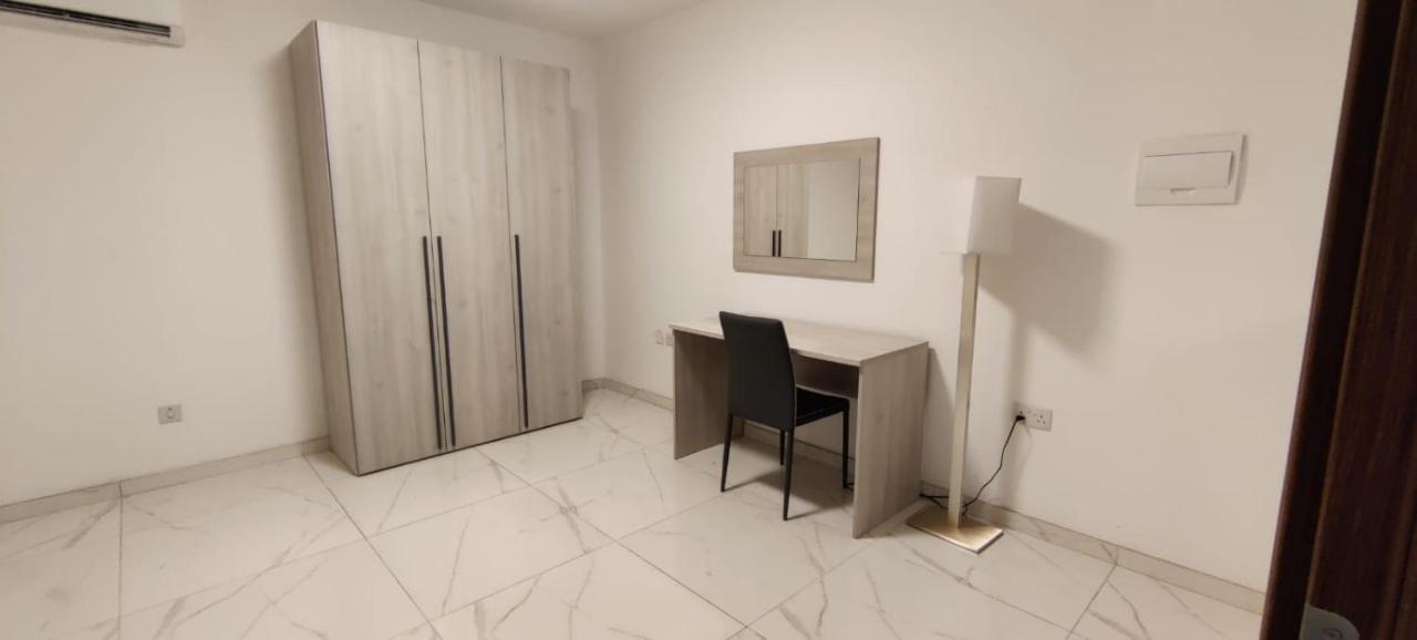 Blu-M Central Qormi Kültér fotó