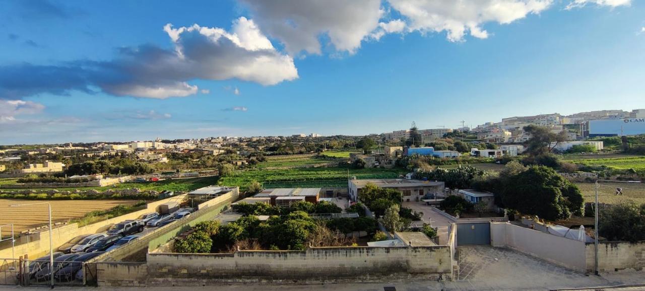 Blu-M Central Qormi Kültér fotó