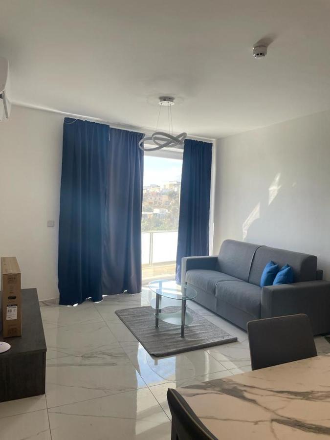 Blu-M Central Qormi Kültér fotó
