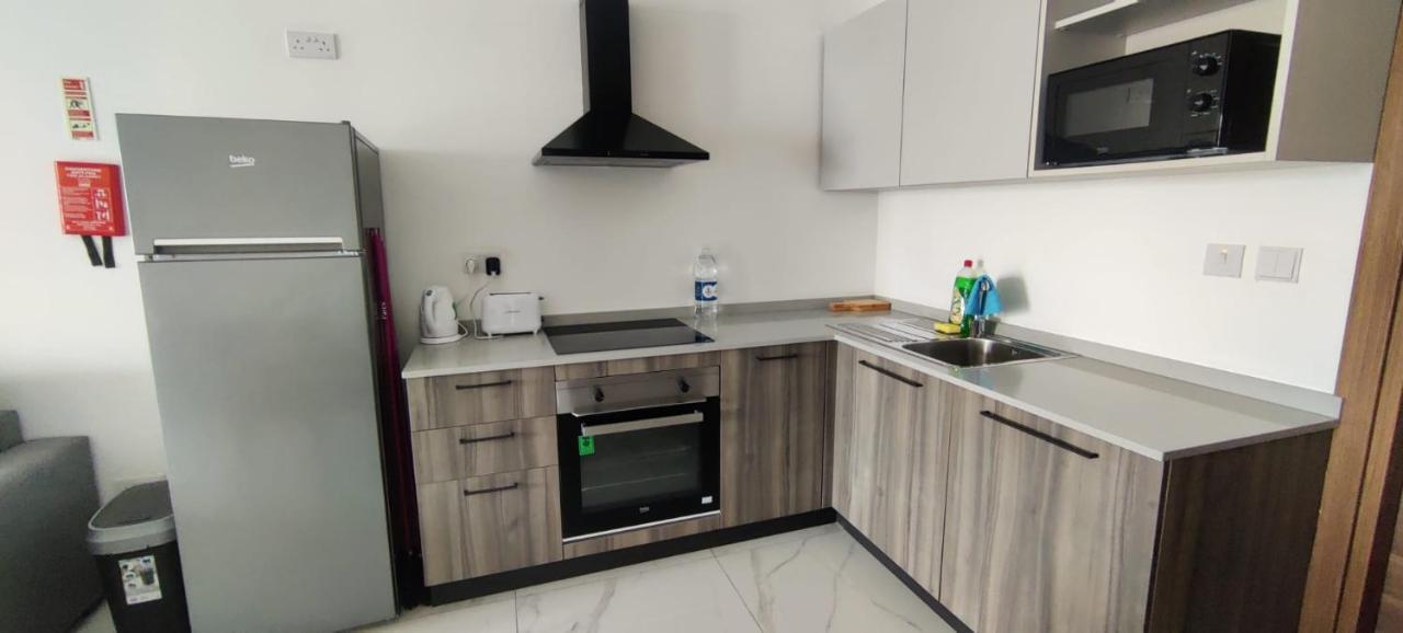 Blu-M Central Qormi Kültér fotó