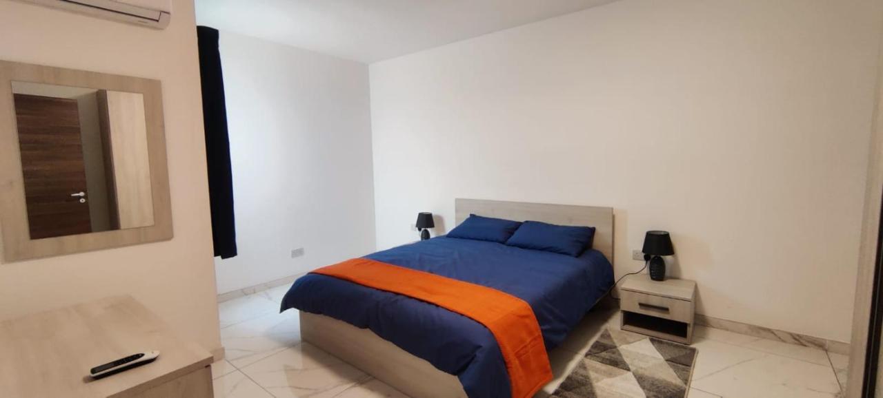 Blu-M Central Qormi Kültér fotó