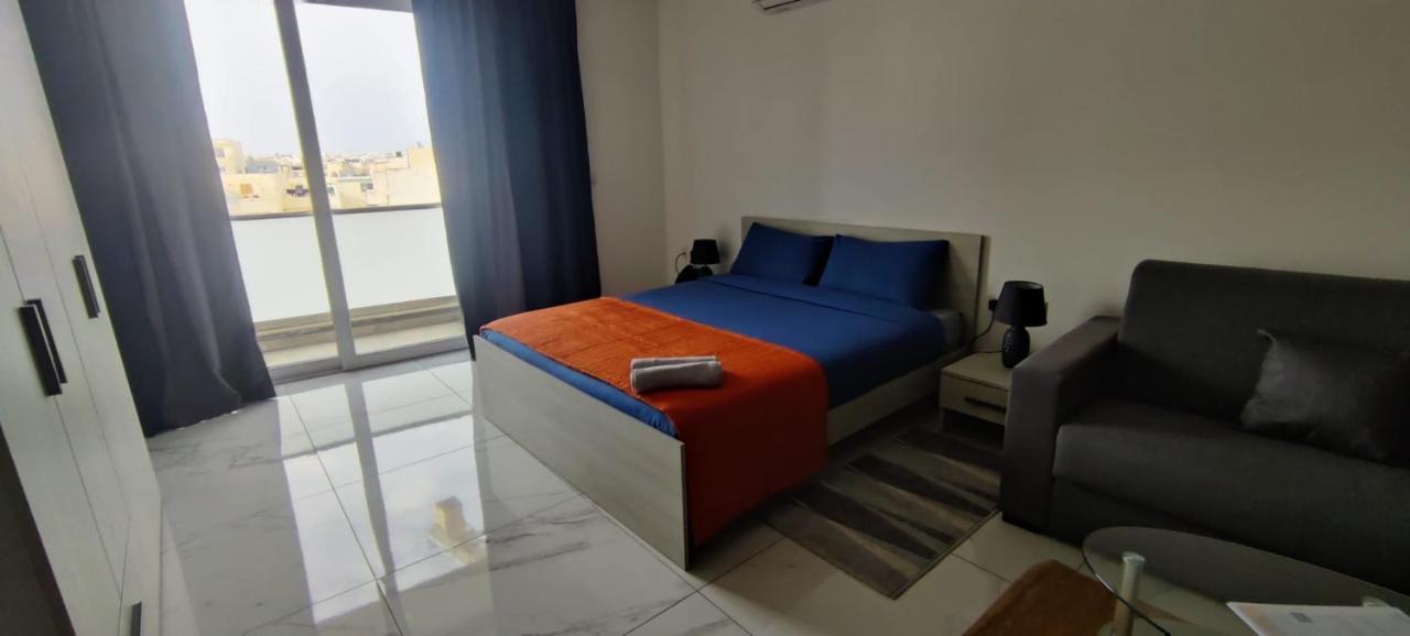 Blu-M Central Qormi Kültér fotó