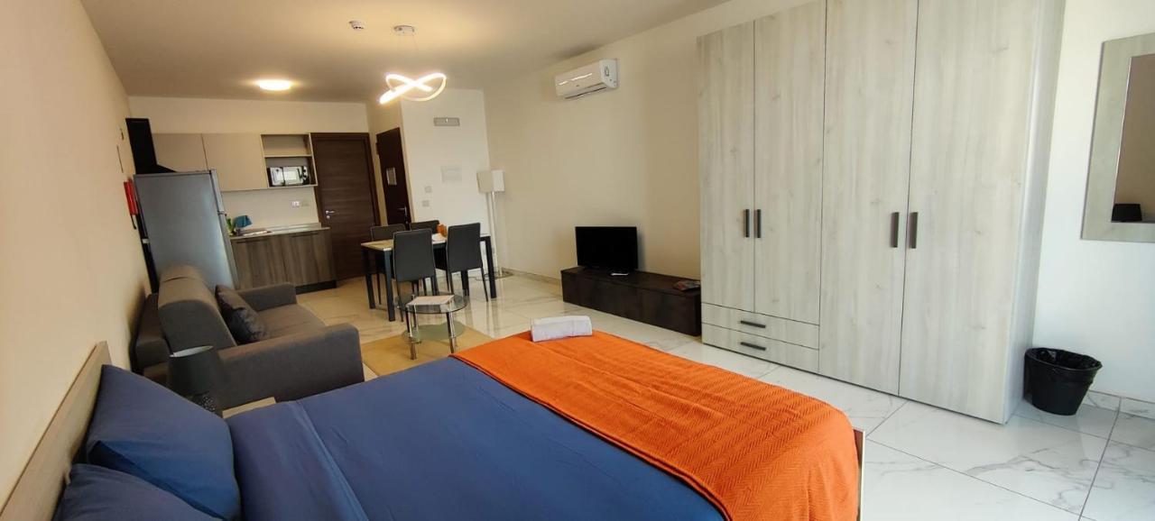 Blu-M Central Qormi Kültér fotó