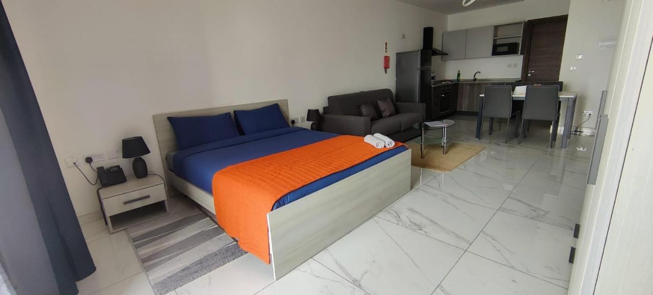 Blu-M Central Qormi Kültér fotó