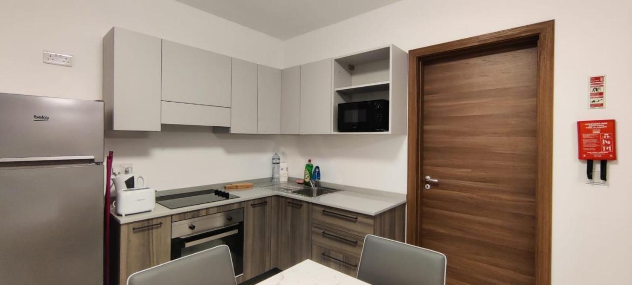Blu-M Central Qormi Kültér fotó