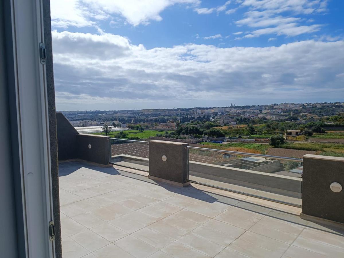 Blu-M Central Qormi Kültér fotó